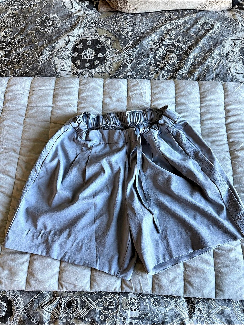 Women Nike Golf Shorts Pleated High-Rise Short 7" Grey